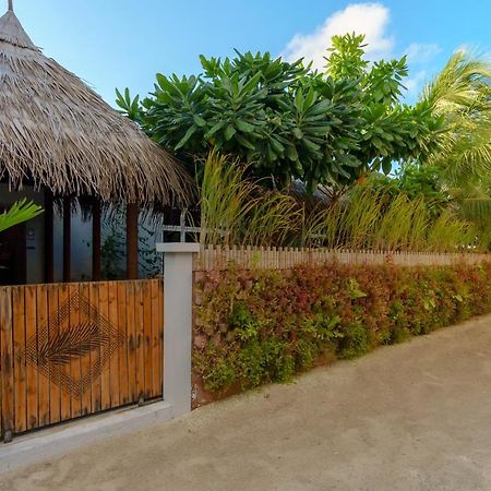 Koimala Beach Ukulhas Exterior photo